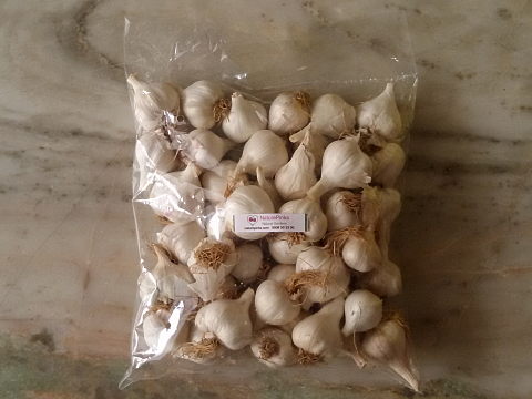 NaturePinks Organic Garlic Packed